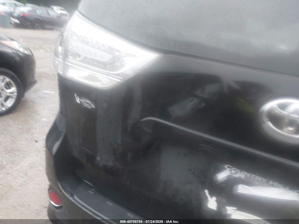 2014 TOYOTA SIENNA SE 8 PASSENGER — I6