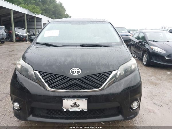 2014 TOYOTA SIENNA SE 8 PASSENGER — I115