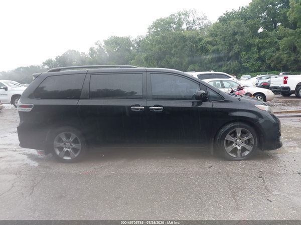 2014 TOYOTA SIENNA SE 8 PASSENGER — I116