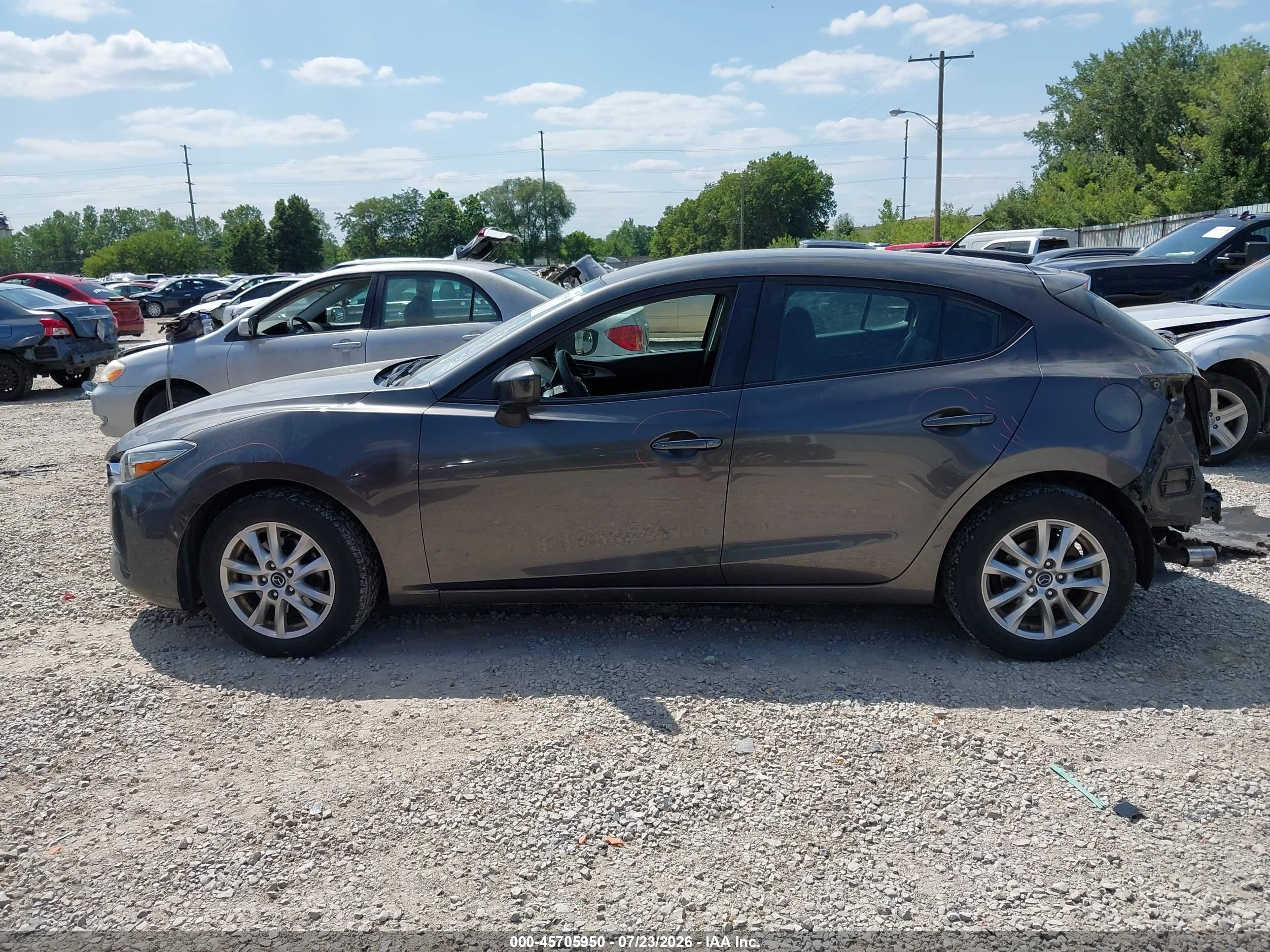 2017 MAZDA MAZDA3 SPORT