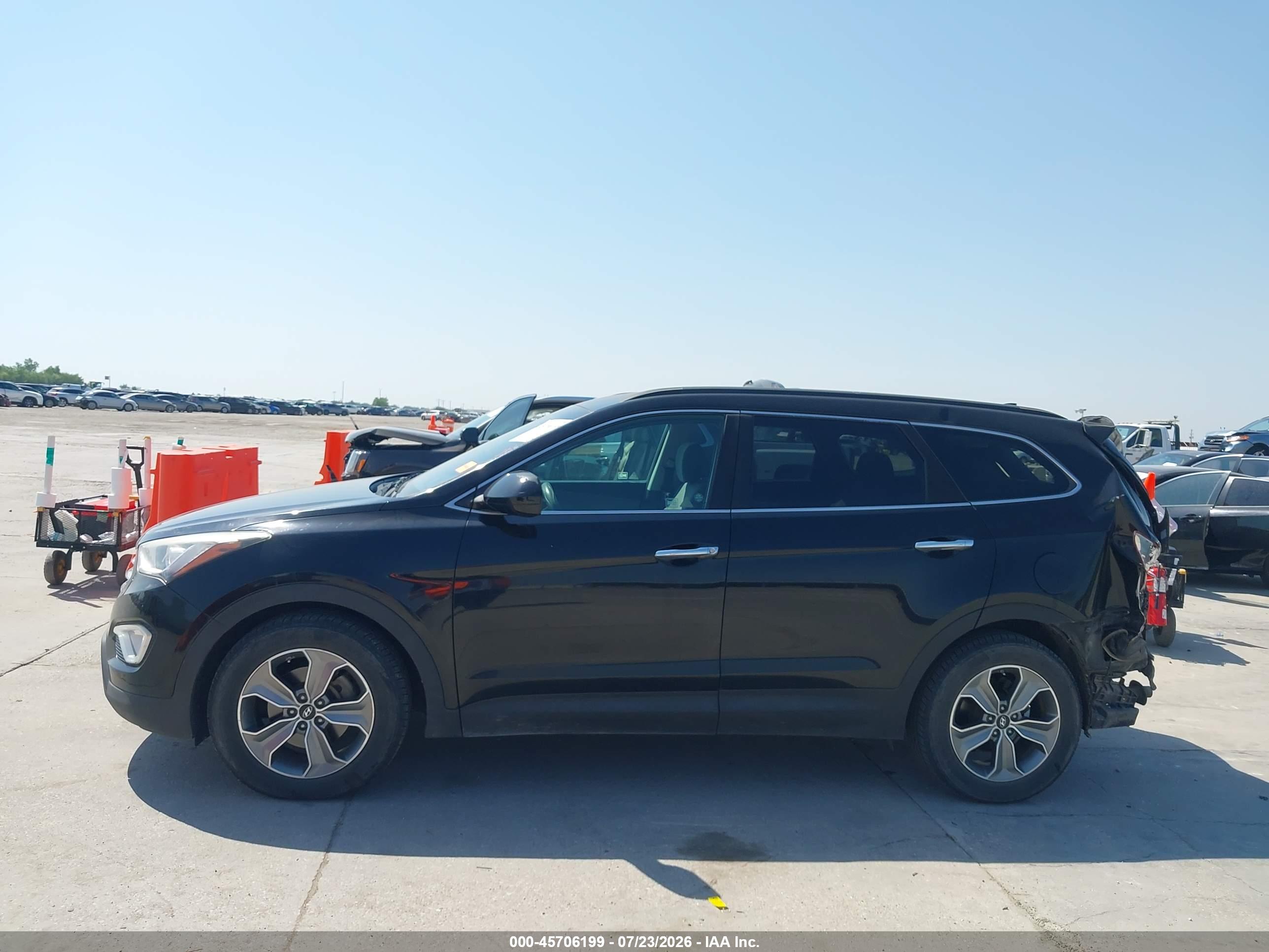 2016 HYUNDAI SANTA FE SE