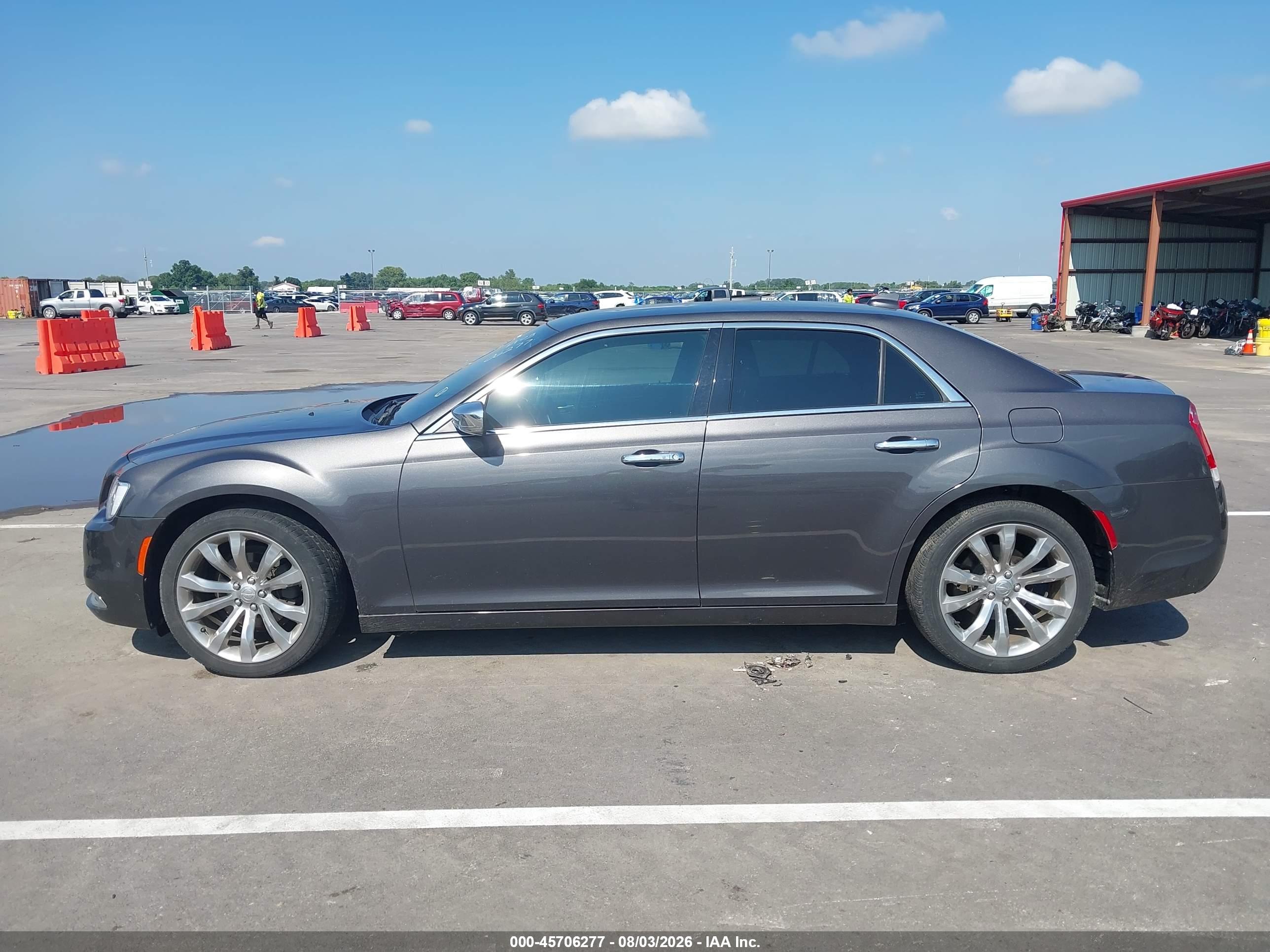 2019 CHRYSLER 300 LIMITED
