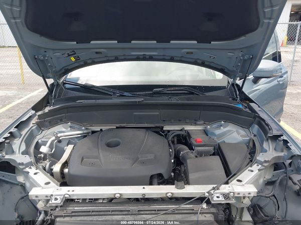 2022 VOLVO XC90 T5 MOMENTUM 7 PASSENGER