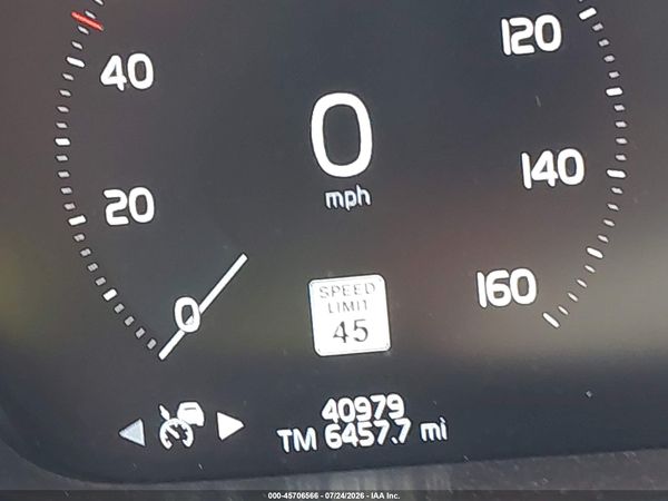 2022 VOLVO XC90 T5 MOMENTUM 7 PASSENGER