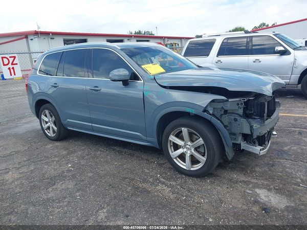 2022 VOLVO XC90 T5 MOMENTUM 7 PASSENGER