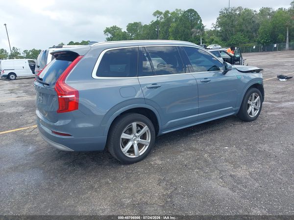 2022 VOLVO XC90 T5 MOMENTUM 7 PASSENGER