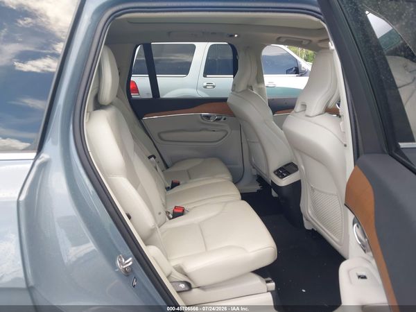 2022 VOLVO XC90 T5 MOMENTUM 7 PASSENGER