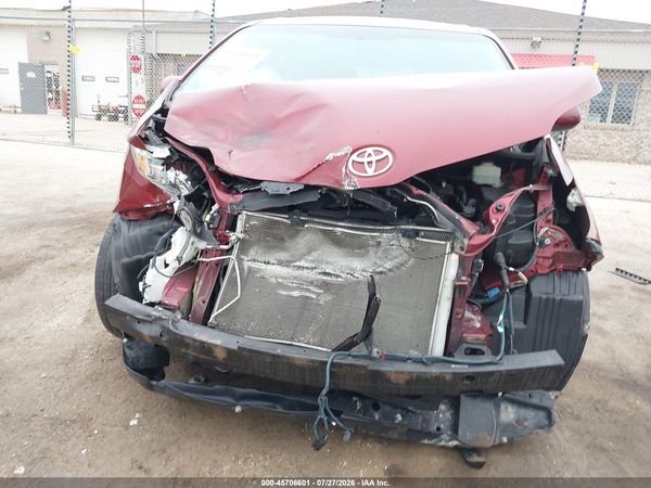 2014 TOYOTA SIENNA LE V6 8 PASSENGER
