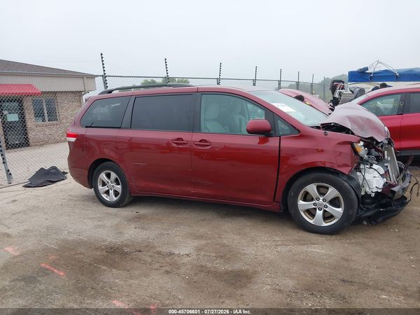 2014 TOYOTA SIENNA LE V6 8 PASSENGER