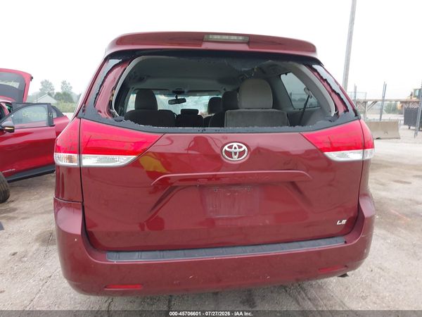 2014 TOYOTA SIENNA LE V6 8 PASSENGER