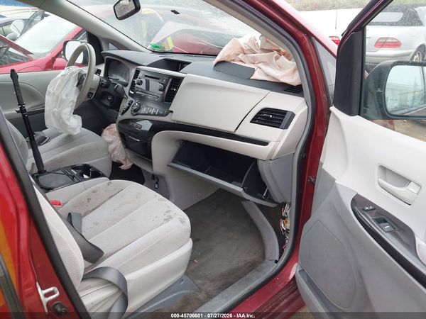 2014 TOYOTA SIENNA LE V6 8 PASSENGER