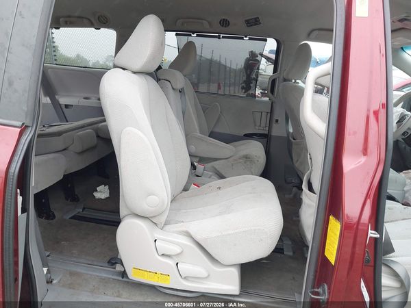 2014 TOYOTA SIENNA LE V6 8 PASSENGER