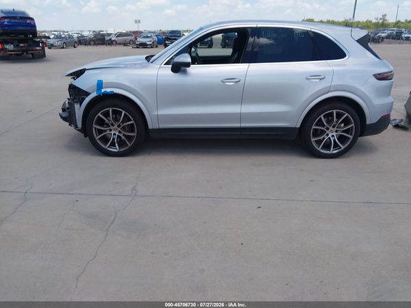 2019 PORSCHE CAYENNE