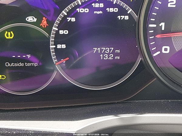 2019 PORSCHE CAYENNE