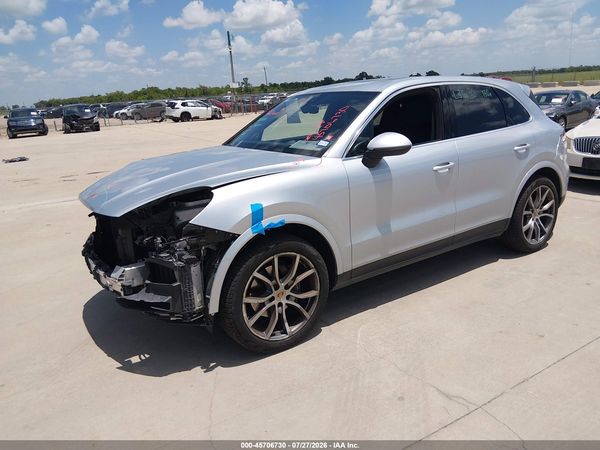 2019 PORSCHE CAYENNE