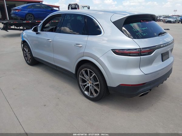 2019 PORSCHE CAYENNE