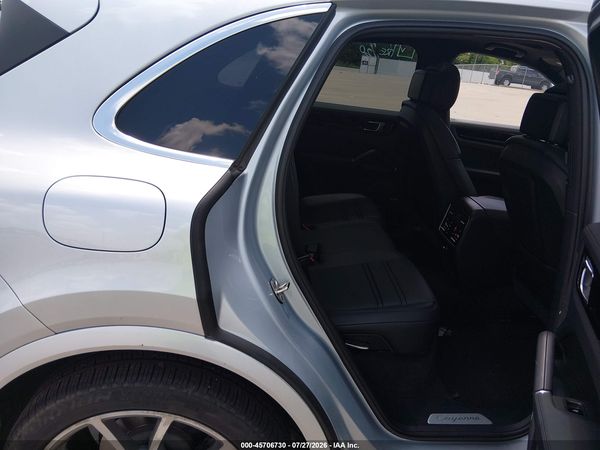 2019 PORSCHE CAYENNE