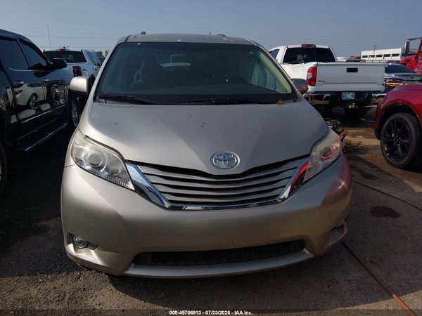 2015 TOYOTA SIENNA LE 8 PASSENGER