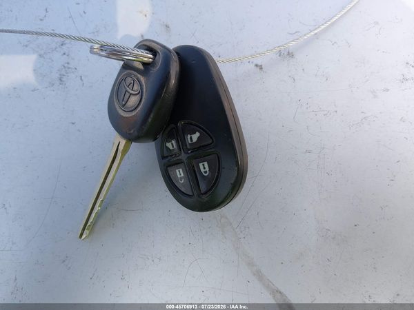 2015 TOYOTA SIENNA LE 8 PASSENGER