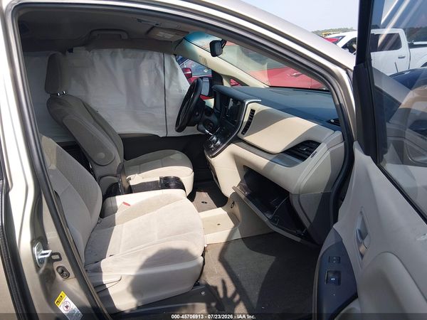 2015 TOYOTA SIENNA LE 8 PASSENGER