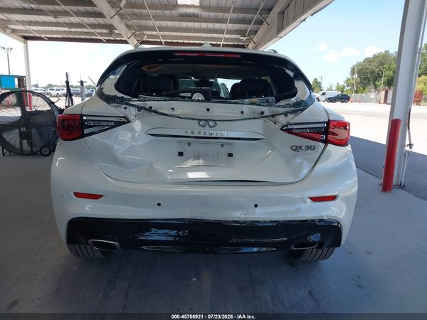 2017 INFINITI QX30 PREMIUM