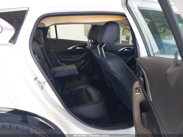 2017 INFINITI QX30 PREMIUM
