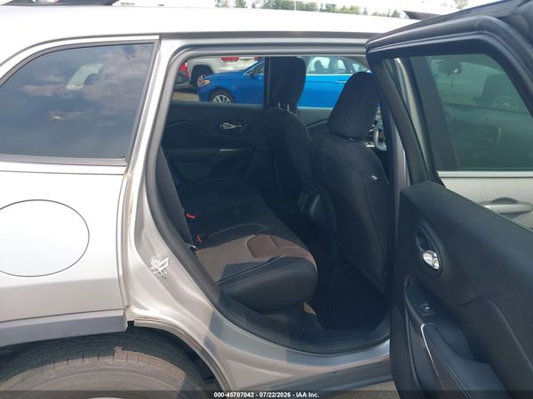 2019 JEEP CHEROKEE LATITUDE 4X4