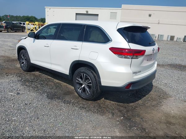 2019 TOYOTA HIGHLANDER LE