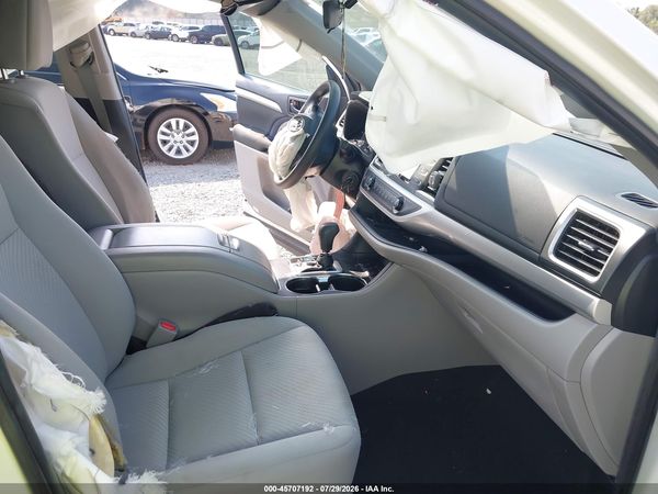 2019 TOYOTA HIGHLANDER LE
