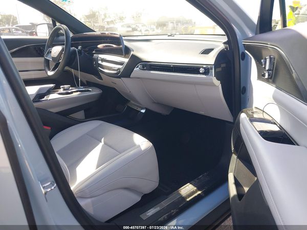 2024 CADILLAC LYRIQ LUXURY W/1SC