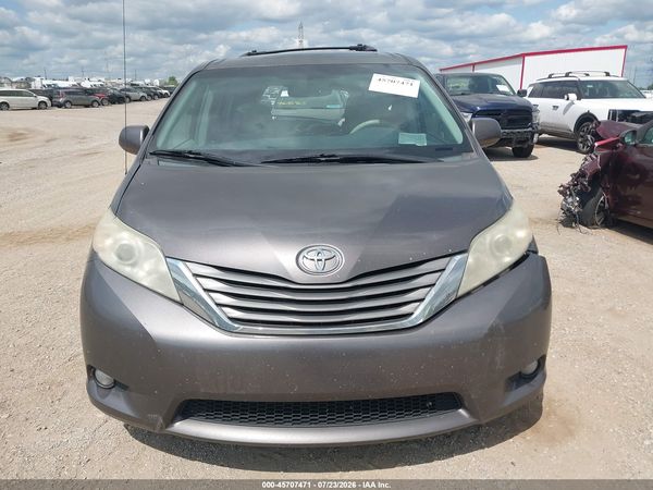 2012 TOYOTA SIENNA XLE V6 8 PASSENGER