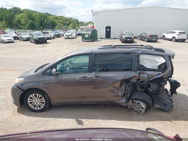 2012 TOYOTA SIENNA XLE V6 8 PASSENGER