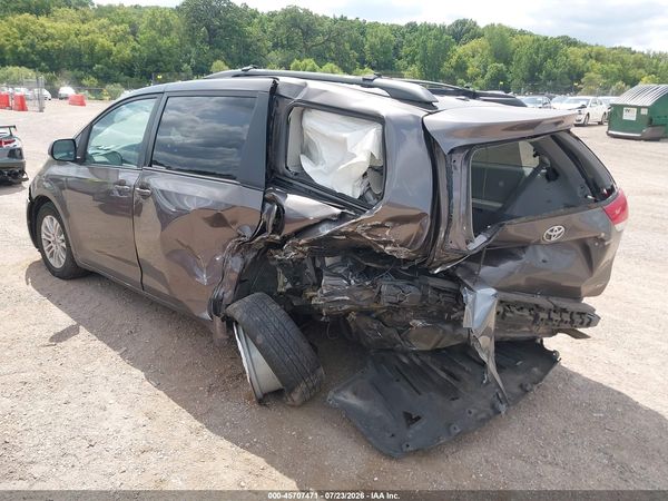 2012 TOYOTA SIENNA XLE V6 8 PASSENGER