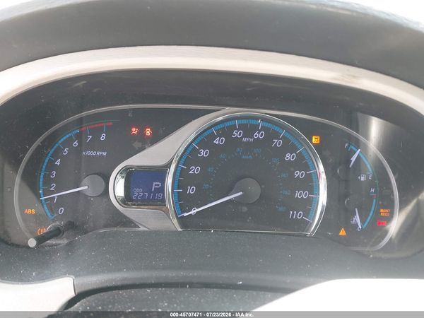 2012 TOYOTA SIENNA XLE V6 8 PASSENGER