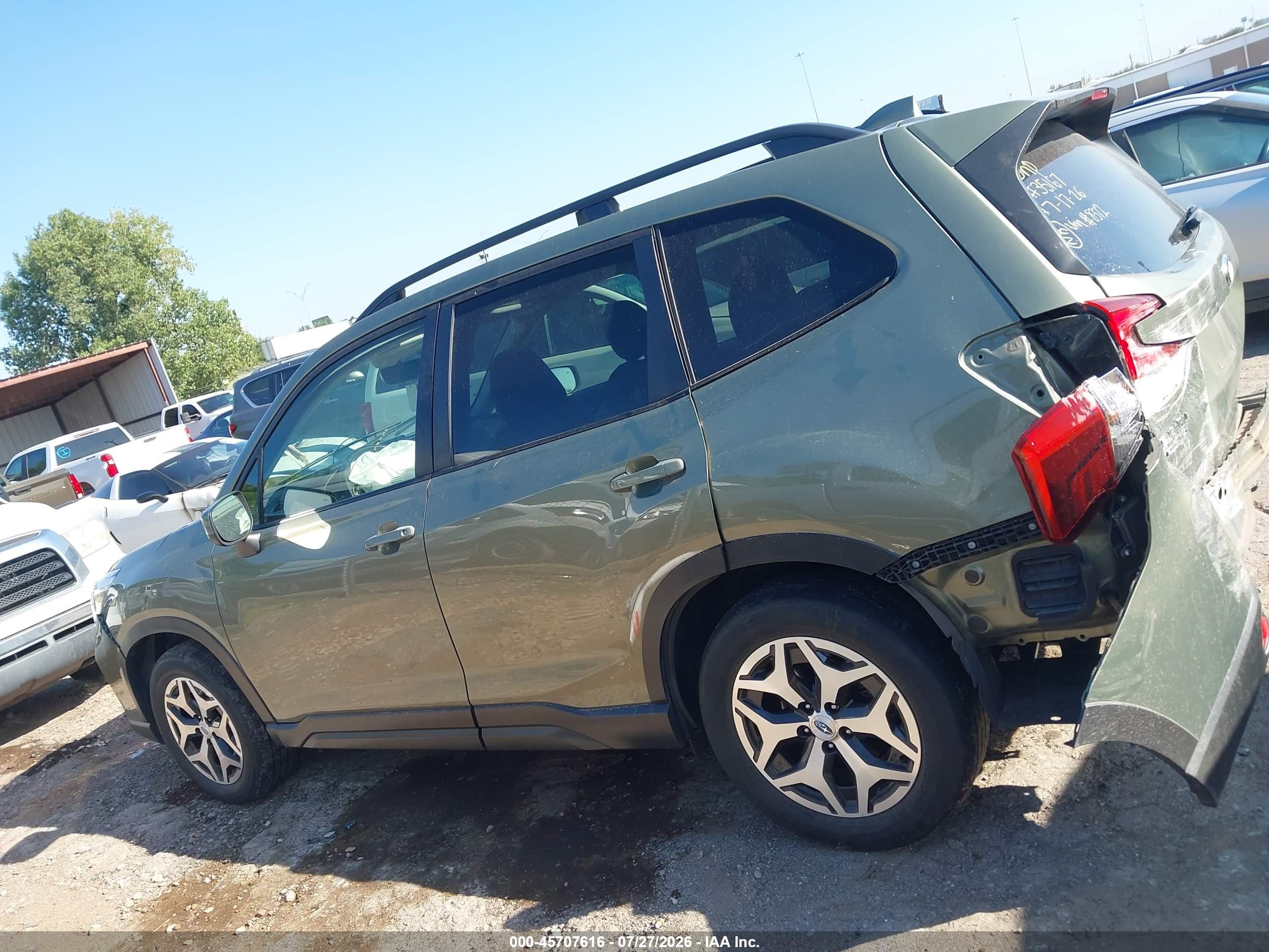 2020 SUBARU FORESTER PREMIUM