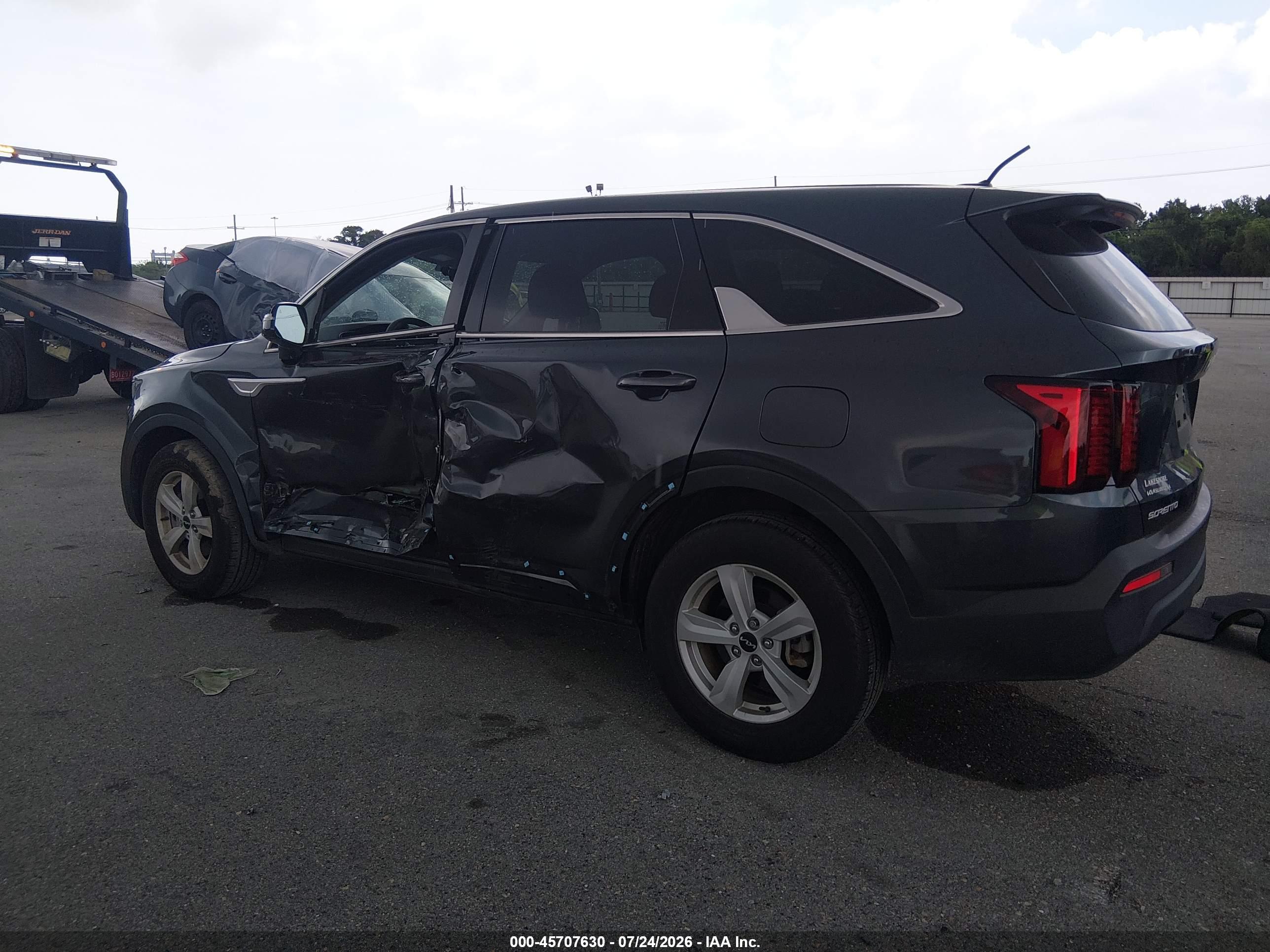 2023 KIA SORENTO LX
