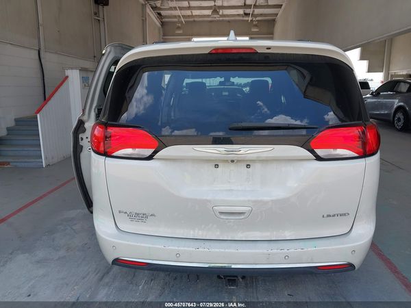 2017 CHRYSLER PACIFICA LIMITED