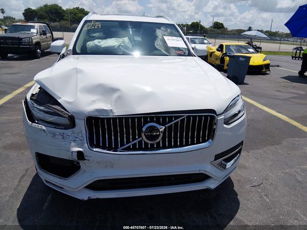 2022 VOLVO XC90 T5 MOMENTUM 7 PASSENGER
