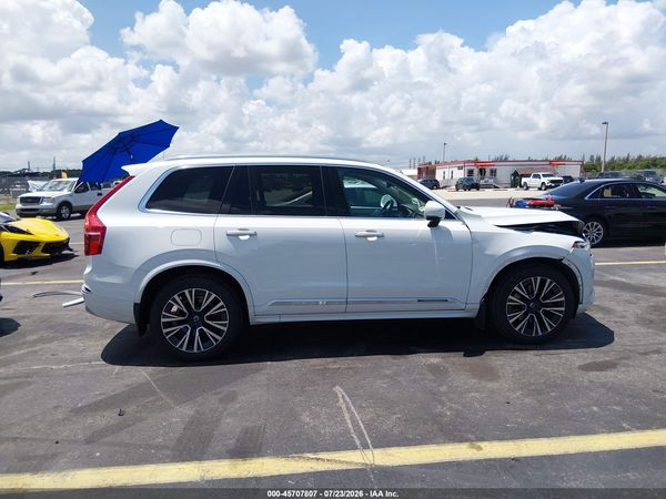 2022 VOLVO XC90 T5 MOMENTUM 7 PASSENGER