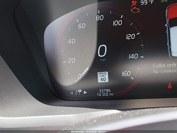 2022 VOLVO XC90 T5 MOMENTUM 7 PASSENGER
