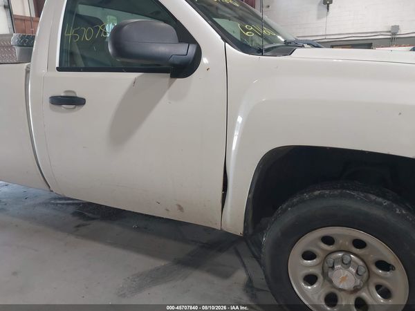 2013 CHEVROLET SILVERADO 1500 LT — I152