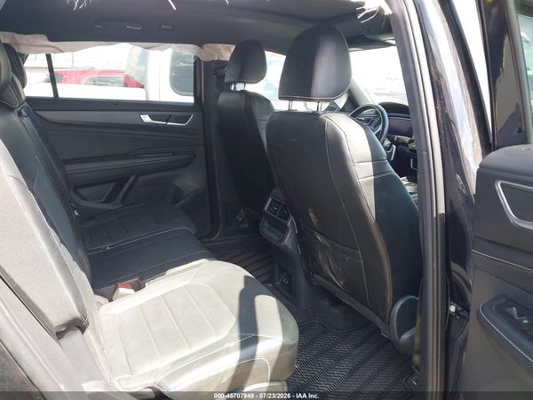 2024 VOLKSWAGEN ATLAS CROSS SPORT 2.0T SEL R-LINE — I8