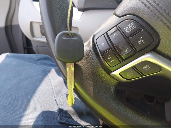 2015 TOYOTA SIENNA LE 8 PASSENGER