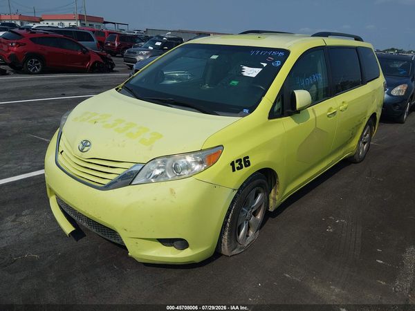 2015 TOYOTA SIENNA LE 8 PASSENGER