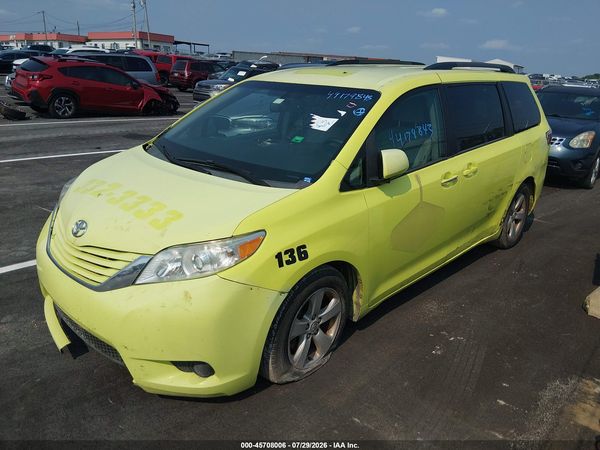 2015 TOYOTA SIENNA LE 8 PASSENGER