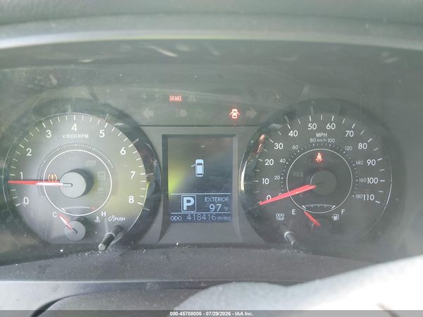 2015 TOYOTA SIENNA LE 8 PASSENGER