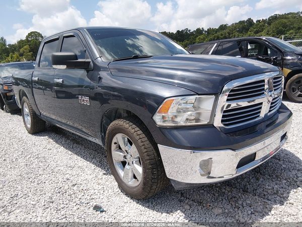 2016 RAM 1500 SLT