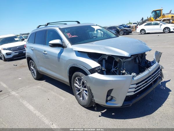 2019 TOYOTA HIGHLANDER XLE