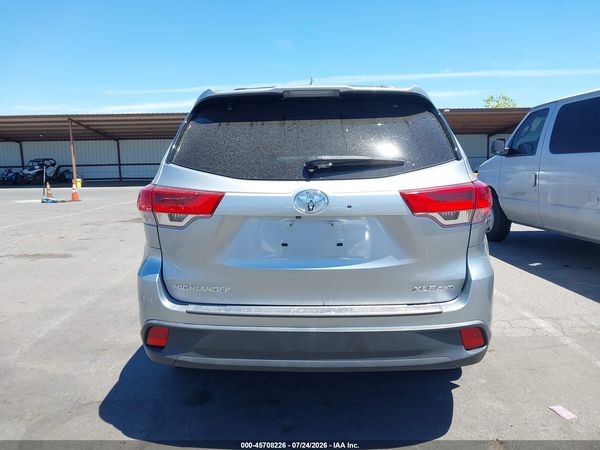2019 TOYOTA HIGHLANDER XLE