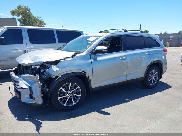 2019 TOYOTA HIGHLANDER XLE